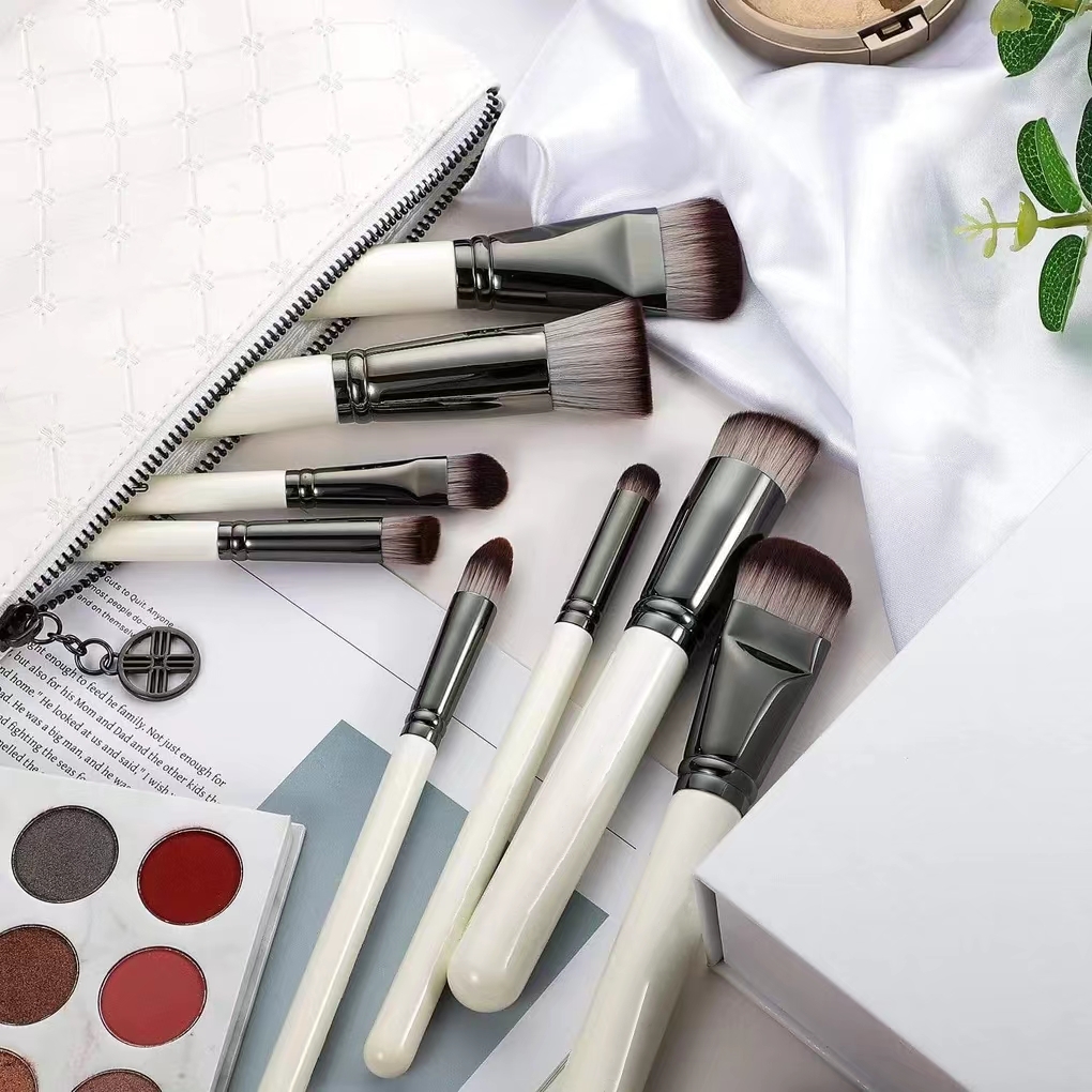 8pc Classic White brush set with bag