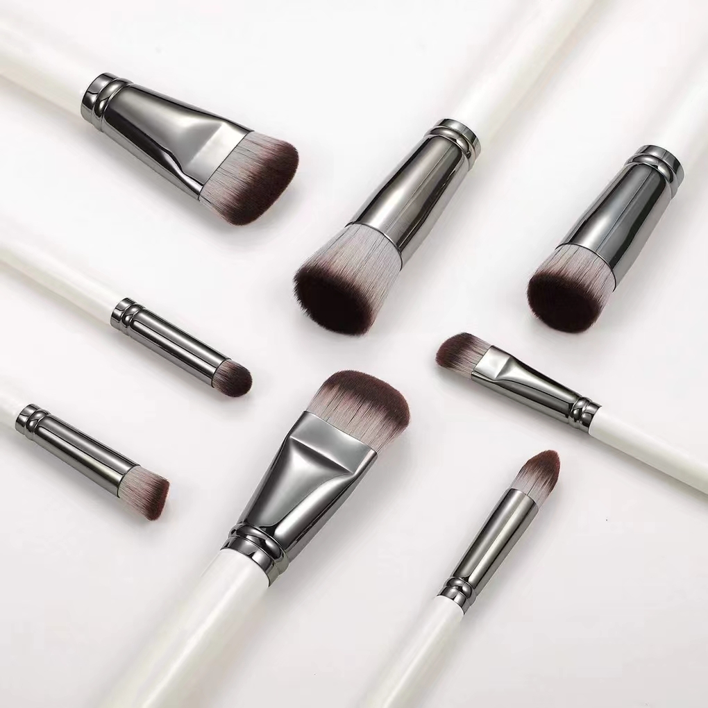 8pc Classic White brush set with bag