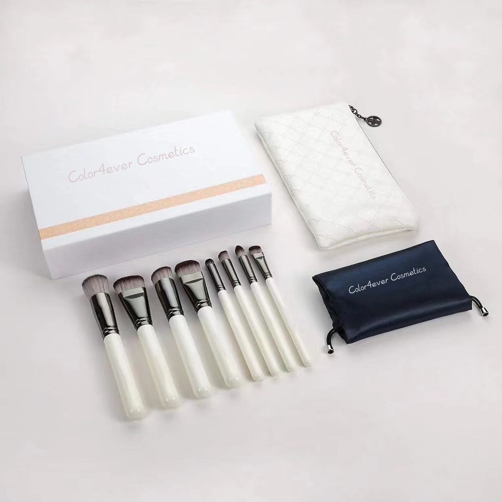8pc Classic White brush set with bag