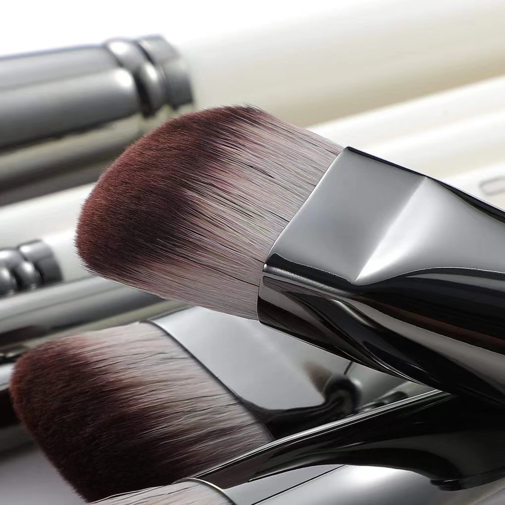 8pc Classic White brush set with bag