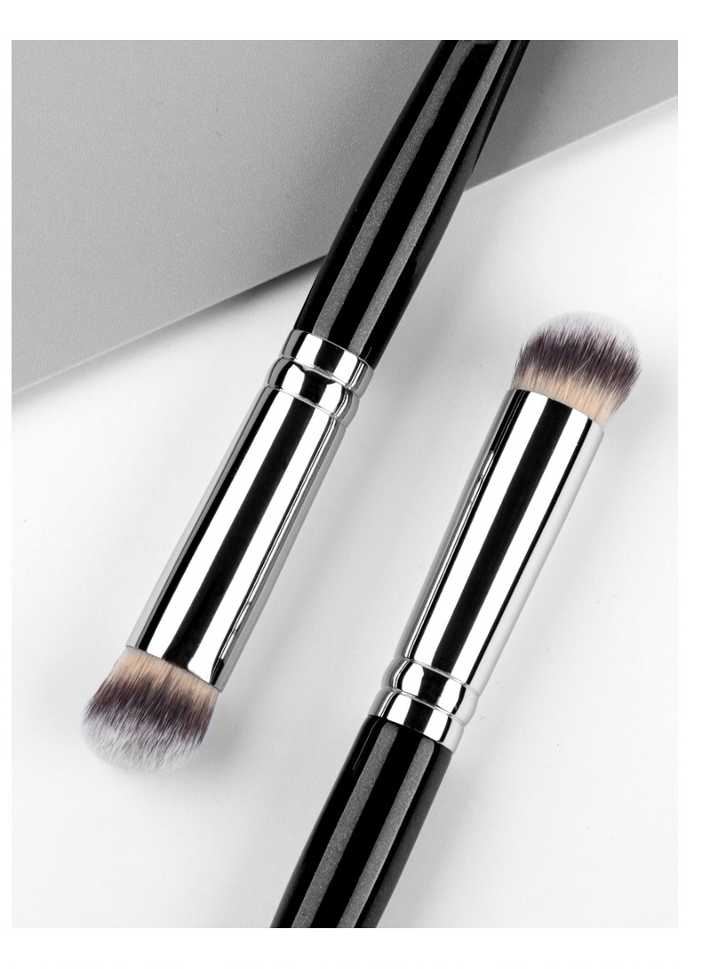 Foundation Brush