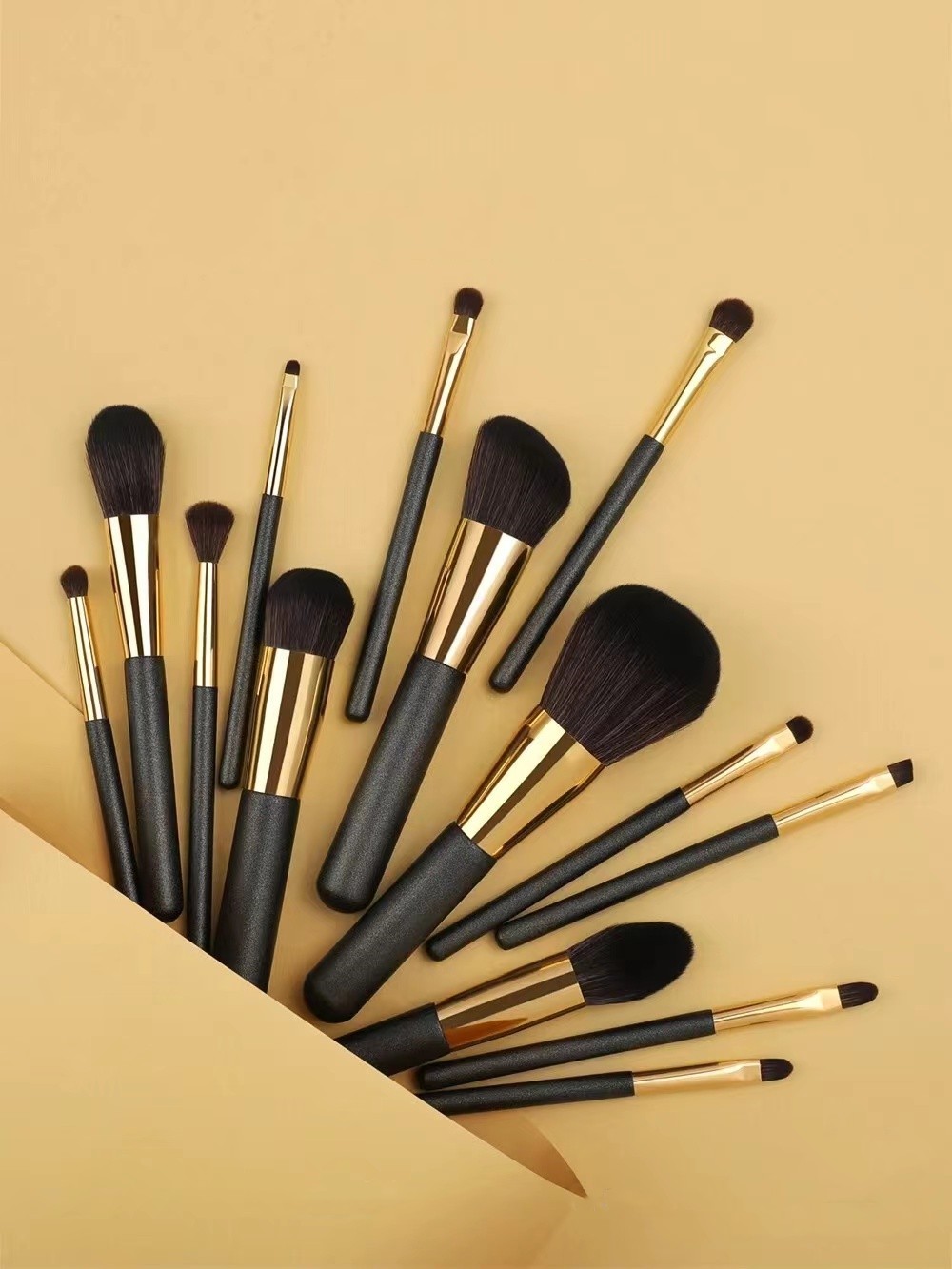 14pc Makeup Brush set.jpg