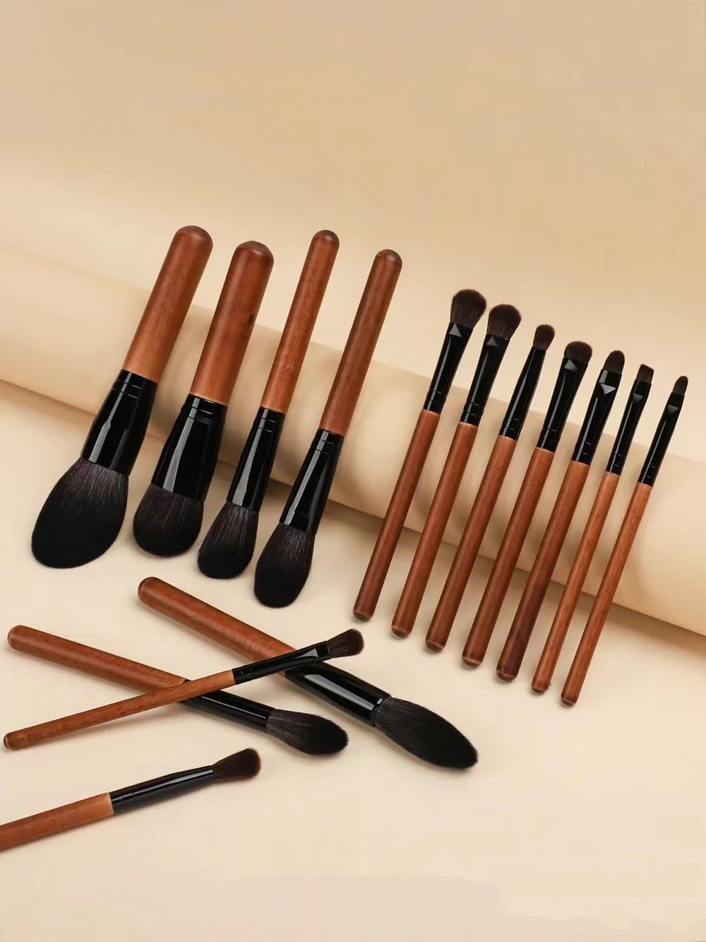 15pc Professional brush set.jpg
